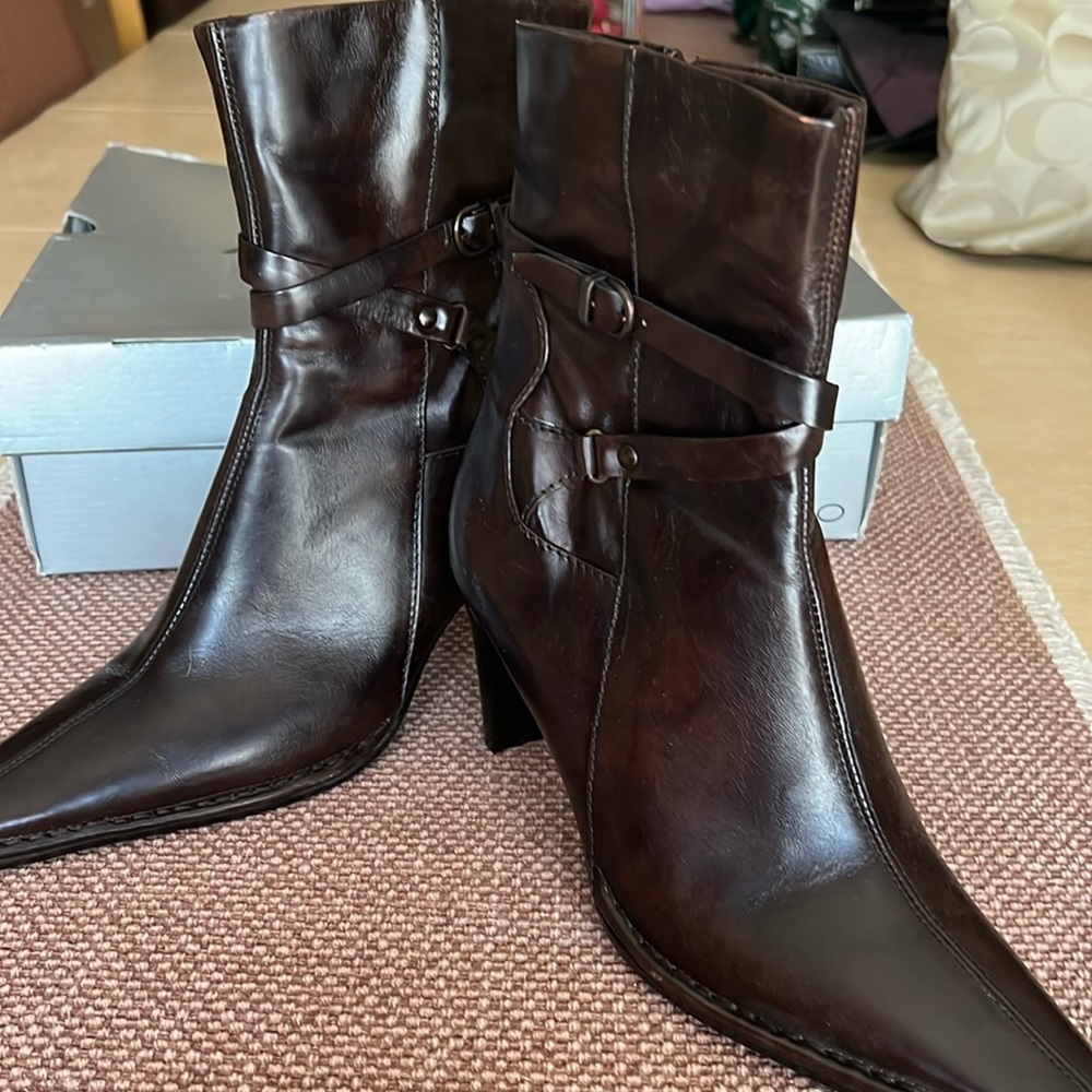 New Aldo boots with tags. Originally $140.00, I paid $120.00.